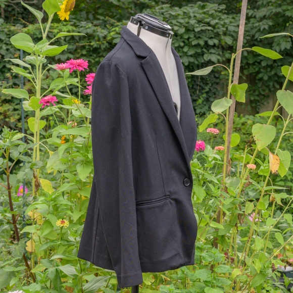 Supply and Demand stretch knit one-button black blazer jacket - Picture 2 of 5